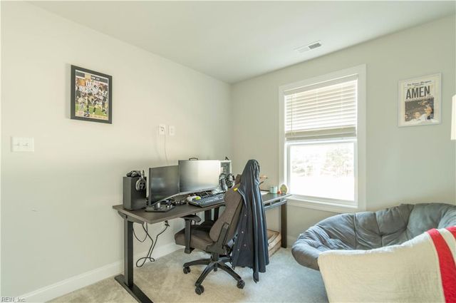 2017 Stanford LN, Newport News, VA 23608