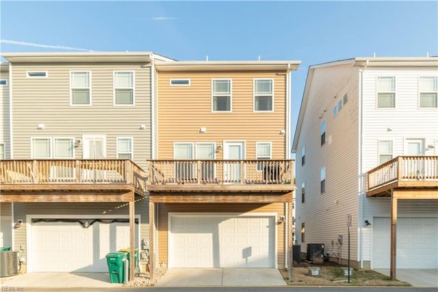 2017 Stanford LN, Newport News, VA 23608