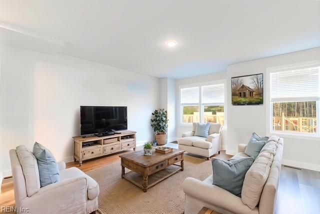 2017 Stanford LN, Newport News, VA 23608