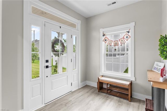 1303 Fulton LN, Chesapeake, VA 23320