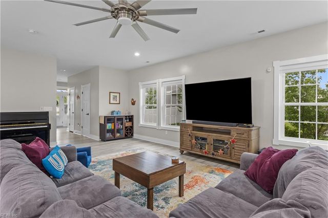 1303 Fulton LN, Chesapeake, VA 23320