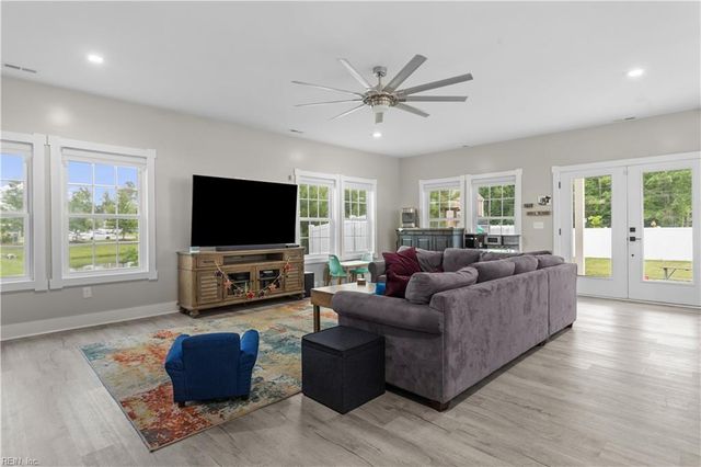 1303 Fulton LN, Chesapeake, VA 23320