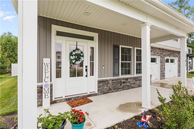 1303 Fulton LN, Chesapeake, VA 23320