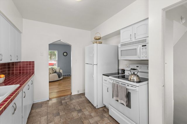 3616 37th Street, Des Moines, IA 50310