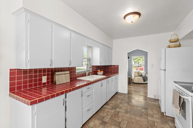 3616 37th Street, Des Moines, IA 50310