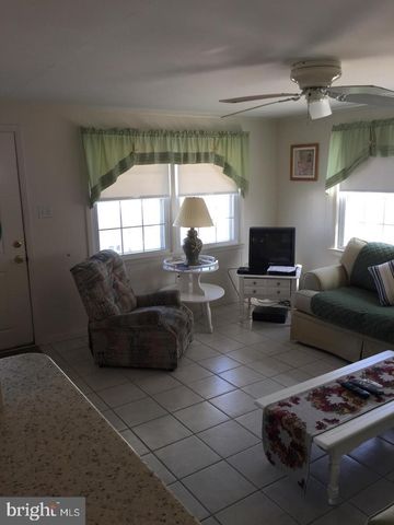 28 DIVISION AVE, Surf City, NJ 08008