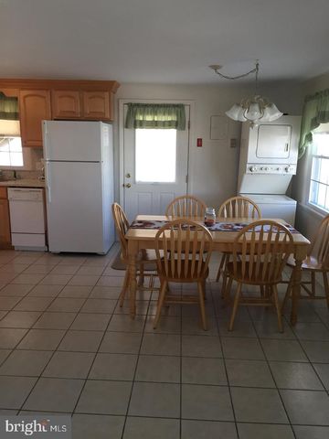 28 DIVISION AVE, Surf City, NJ 08008