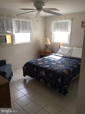 28 DIVISION AVE, Surf City, NJ 08008