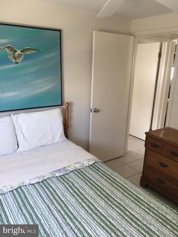 28 DIVISION AVE, Surf City, NJ 08008