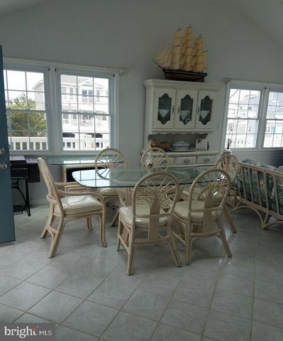 28 DIVISION AVE, Surf City, NJ 08008