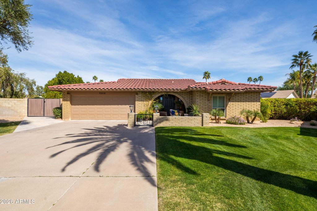 Image 1 of property listing at 7528 N DEL NORTE Drive, Scottsdale, AZ 85258