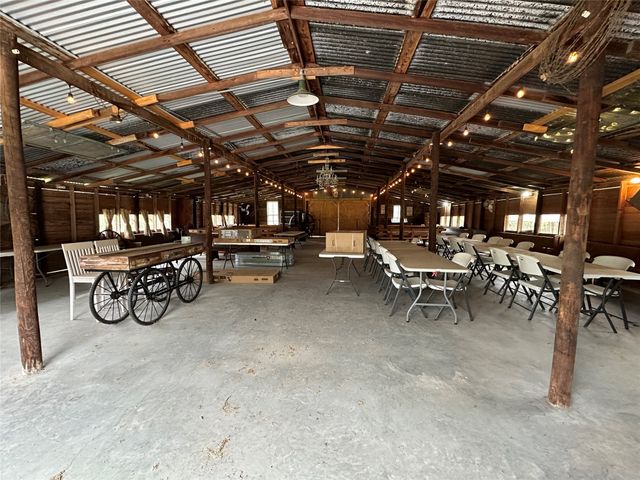 3739 County Road 2160, Iredell, TX 76649