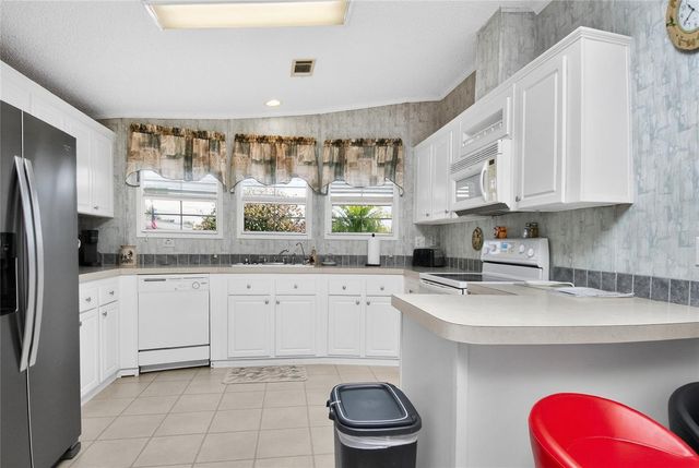 24437 HARBORVIEW ROAD 106, Punta Gorda, FL 33980