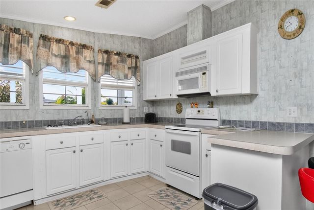 24437 HARBORVIEW ROAD 106, Punta Gorda, FL 33980