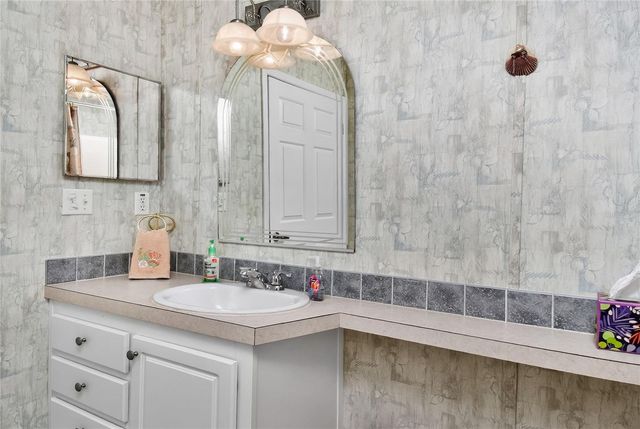 24437 HARBORVIEW ROAD 106, Punta Gorda, FL 33980