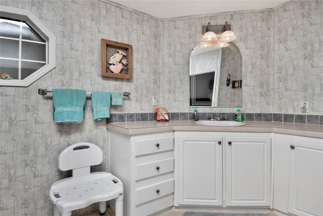 24437 HARBORVIEW ROAD 106, Punta Gorda, FL 33980