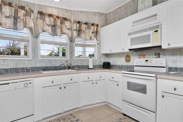 24437 HARBORVIEW ROAD 106, Punta Gorda, FL 33980