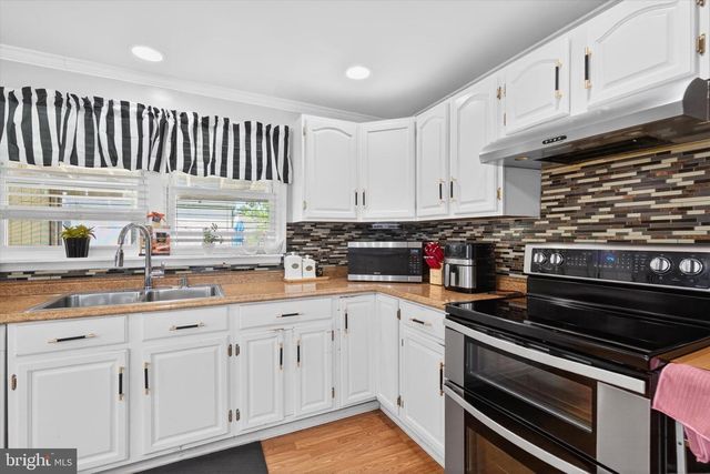 1107 WOODWARD ST, Lebanon, PA 17046