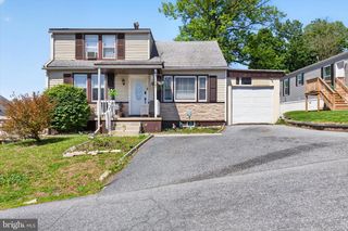 1107 WOODWARD ST, Lebanon, PA 17046