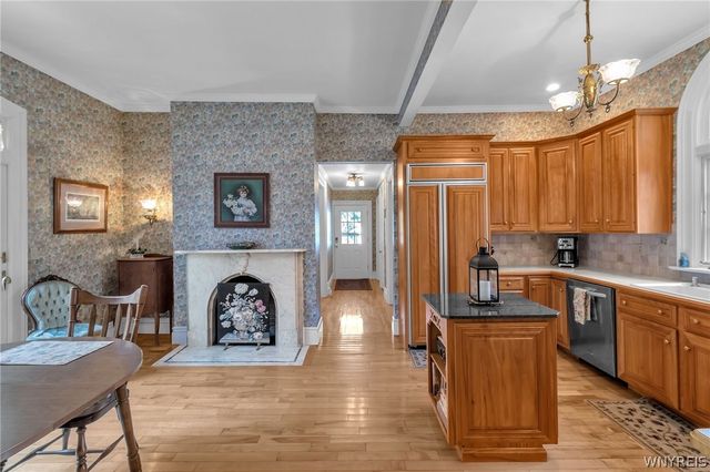 122 Pleasant Avenue, Lancaster, NY 14086