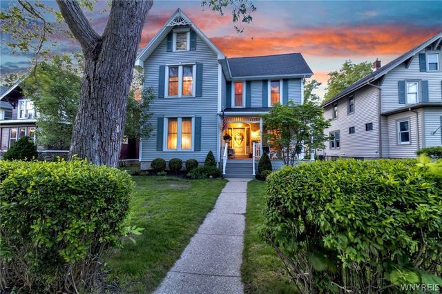 122 Pleasant Avenue, Lancaster, NY 14086
