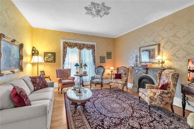 122 Pleasant Avenue, Lancaster, NY 14086