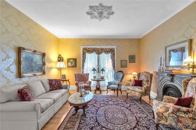 122 Pleasant Avenue, Lancaster, NY 14086