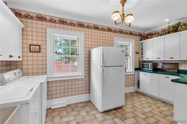 122 Pleasant Avenue, Lancaster, NY 14086