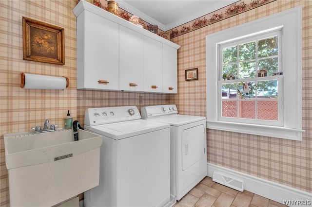 122 Pleasant Avenue, Lancaster, NY 14086