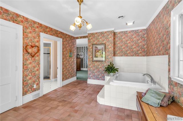 122 Pleasant Avenue, Lancaster, NY 14086
