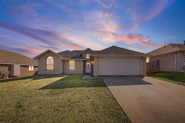 224 California Drive, Glenn Heights, TX 75154