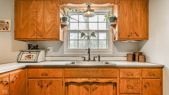 7215 N Oakland Avenue, Indianapolis, IN 46240