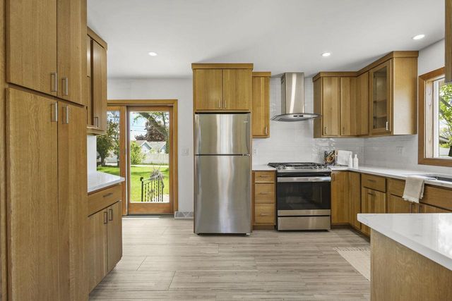 512 Prospect Road, Waunakee, WI 53597