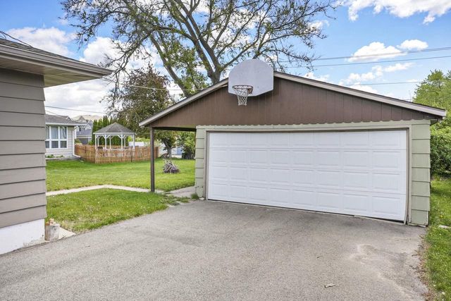 512 Prospect Road, Waunakee, WI 53597