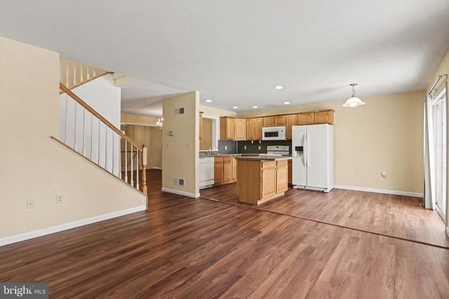 1167 CROSS CREEK DR, Mechanicsburg, PA 17050