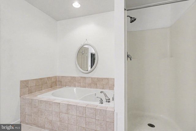 1167 CROSS CREEK DR, Mechanicsburg, PA 17050