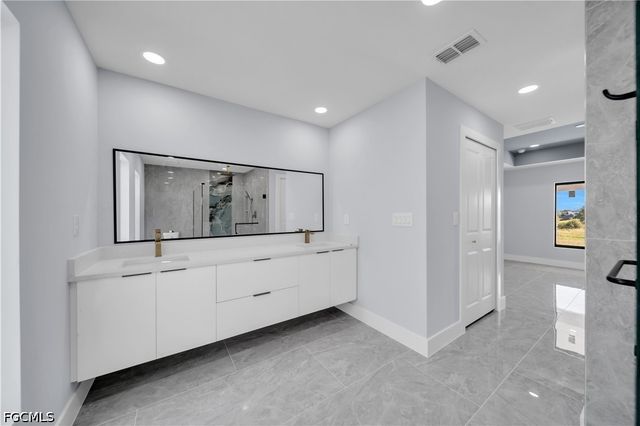 312 Pembroke ST, Lehigh Acres, FL 33974