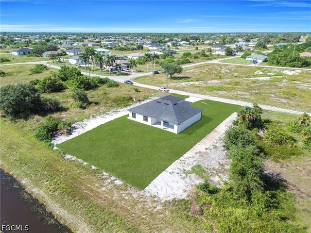 312 Pembroke ST, Lehigh Acres, FL 33974