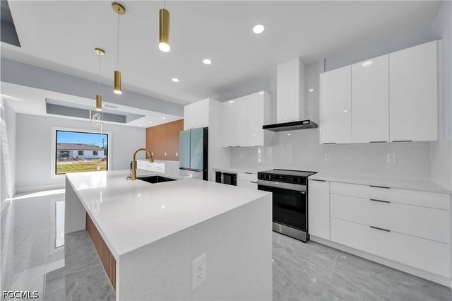 312 Pembroke ST, Lehigh Acres, FL 33974