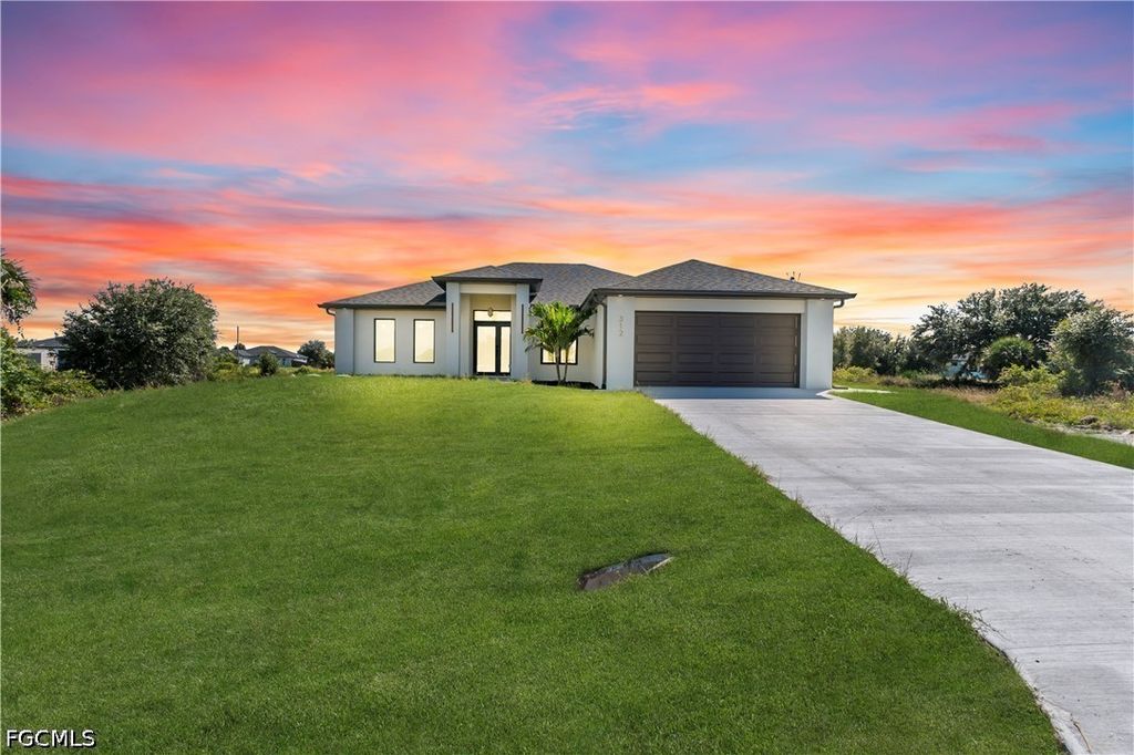 312 Pembroke ST, Lehigh Acres, FL 33974