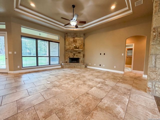 105 E EDEN VLY, Adkins, TX 78101