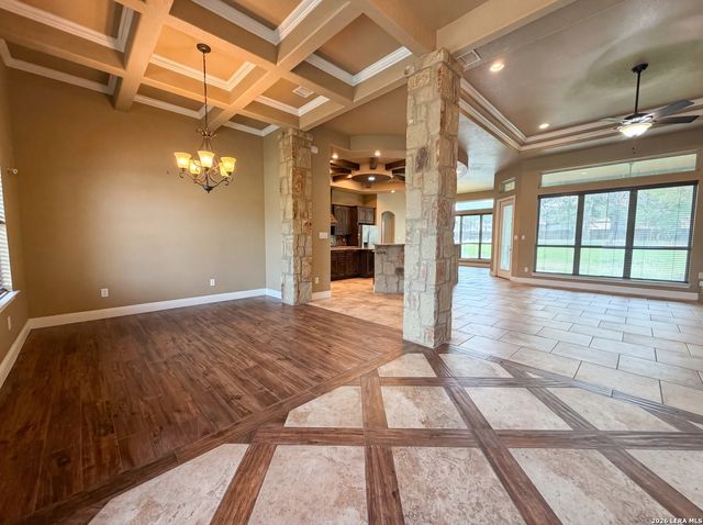 105 E EDEN VLY, Adkins, TX 78101