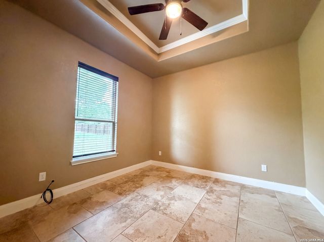 105 E EDEN VLY, Adkins, TX 78101