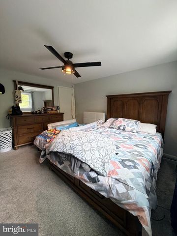 616 N DUPONT RD, Wilmington, DE 19804