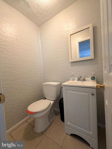 616 N DUPONT RD, Wilmington, DE 19804
