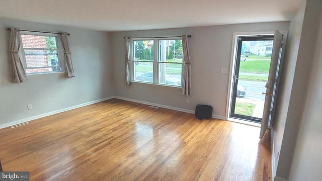 616 N DUPONT RD, Wilmington, DE 19804