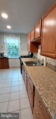 616 N DUPONT RD, Wilmington, DE 19804