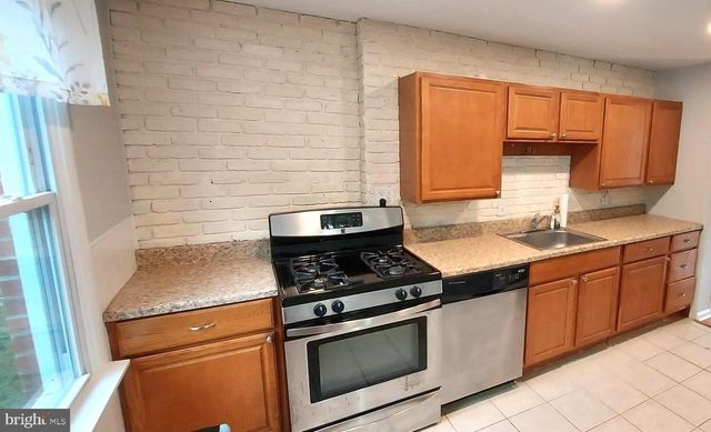 616 N DUPONT RD, Wilmington, DE 19804
