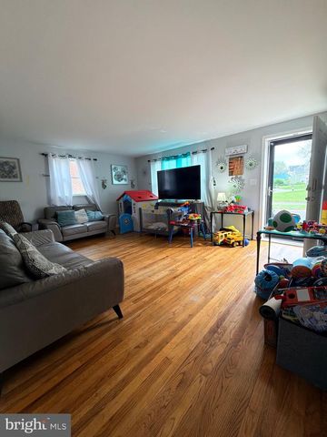 616 N DUPONT RD, Wilmington, DE 19804