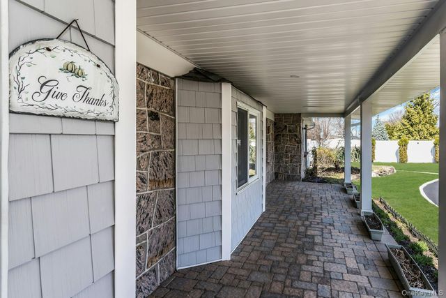 8 Hewitt Drive, Northport, NY 11768